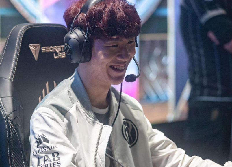 LPL夏季赛W1D6：Tangyuan被按替补席，新人Xzz挑战Knight