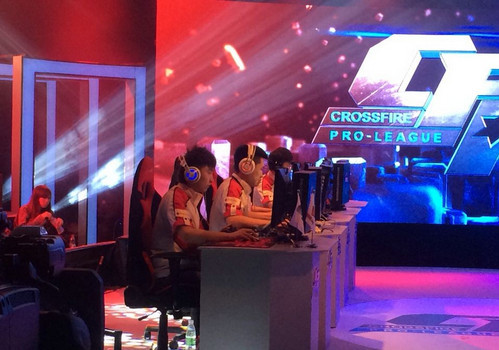 新一代AD领导者 LPL ！1xn Jinx在团战中的猛烈输出+抢下大龙， ThunderTalk Gaming 率先拿下赛点